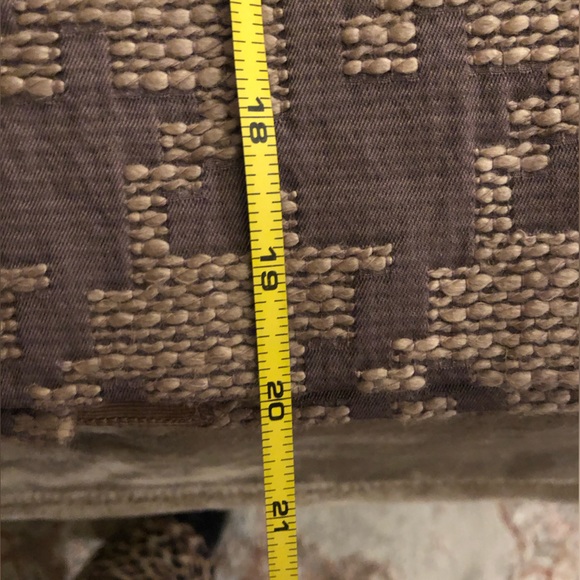 Ann Taylor LOFT Houndstooth Pencil Skirt, Size 6 - Picture 7 of 8